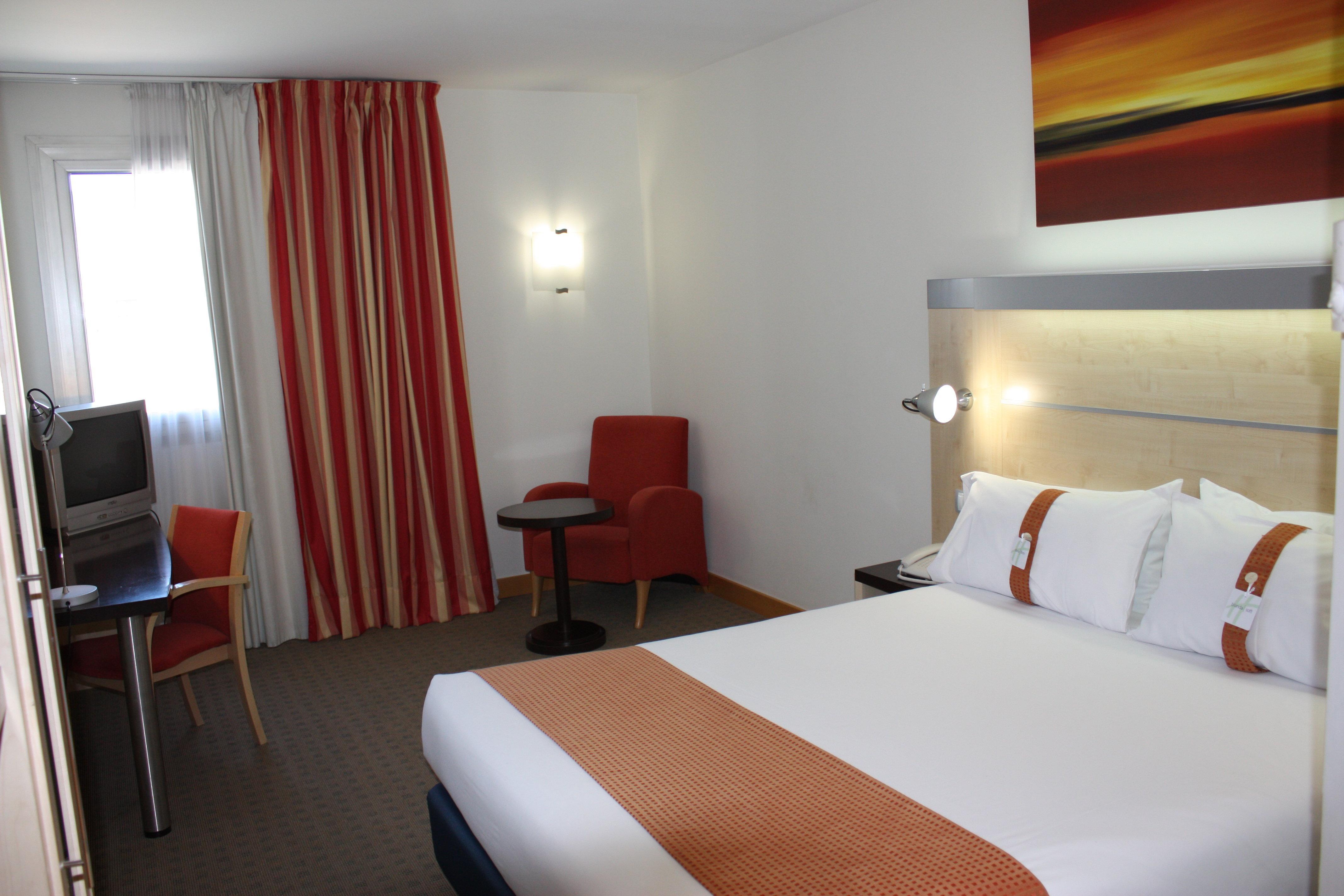 Holiday Inn Express Molins De Rei By Ihg Εξωτερικό φωτογραφία