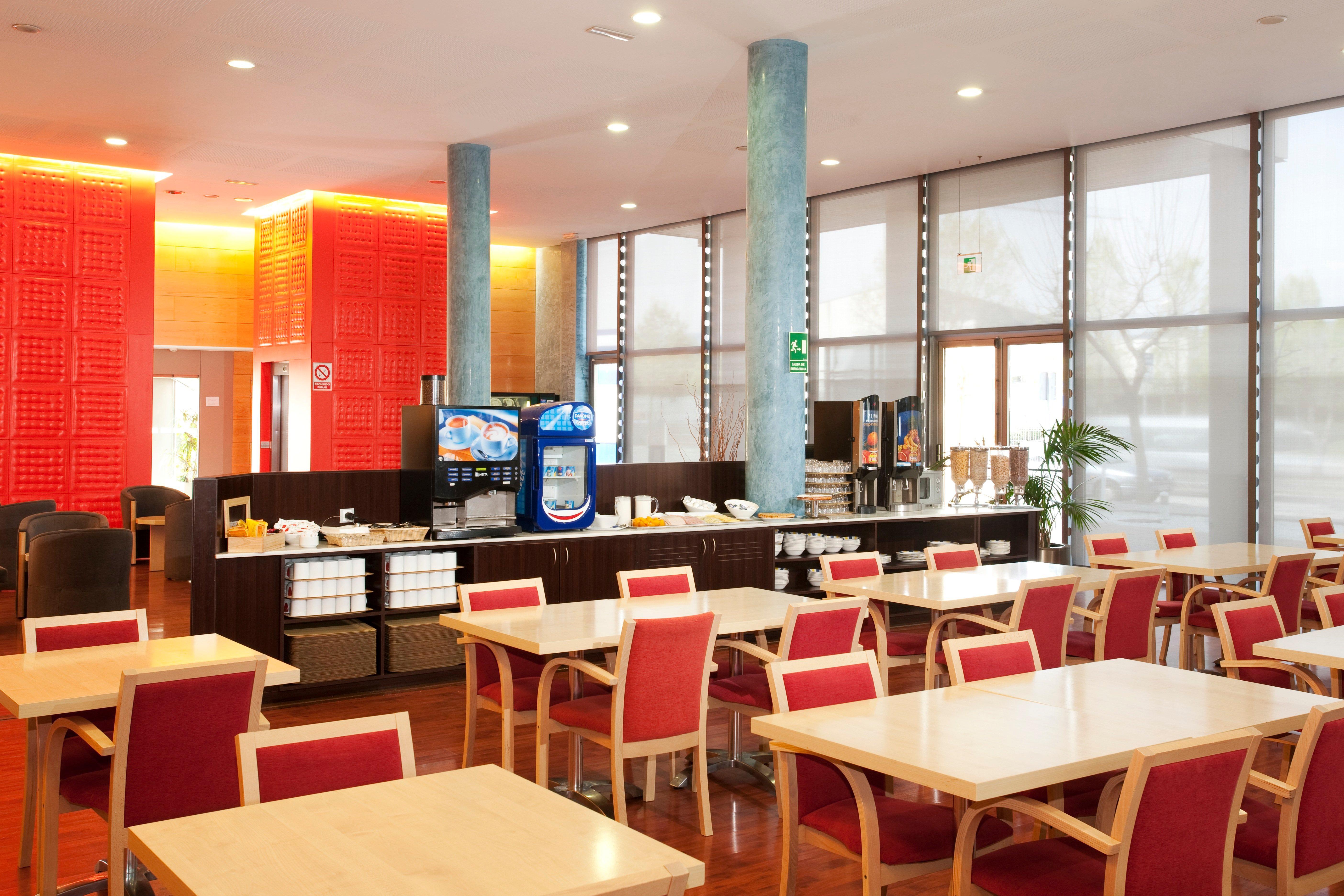 Holiday Inn Express Molins De Rei By Ihg Εστιατόριο φωτογραφία