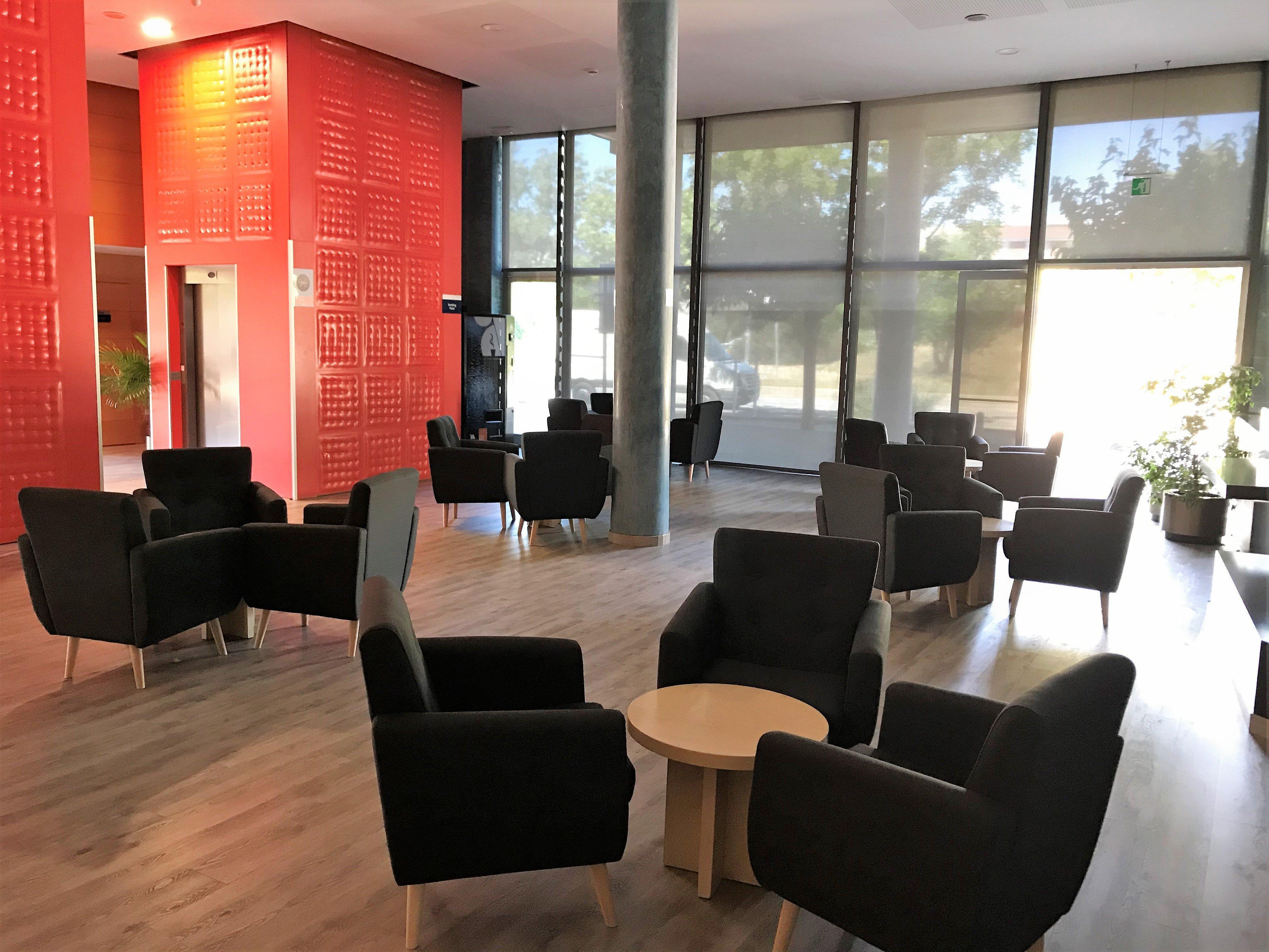 Holiday Inn Express Molins De Rei By Ihg Εξωτερικό φωτογραφία