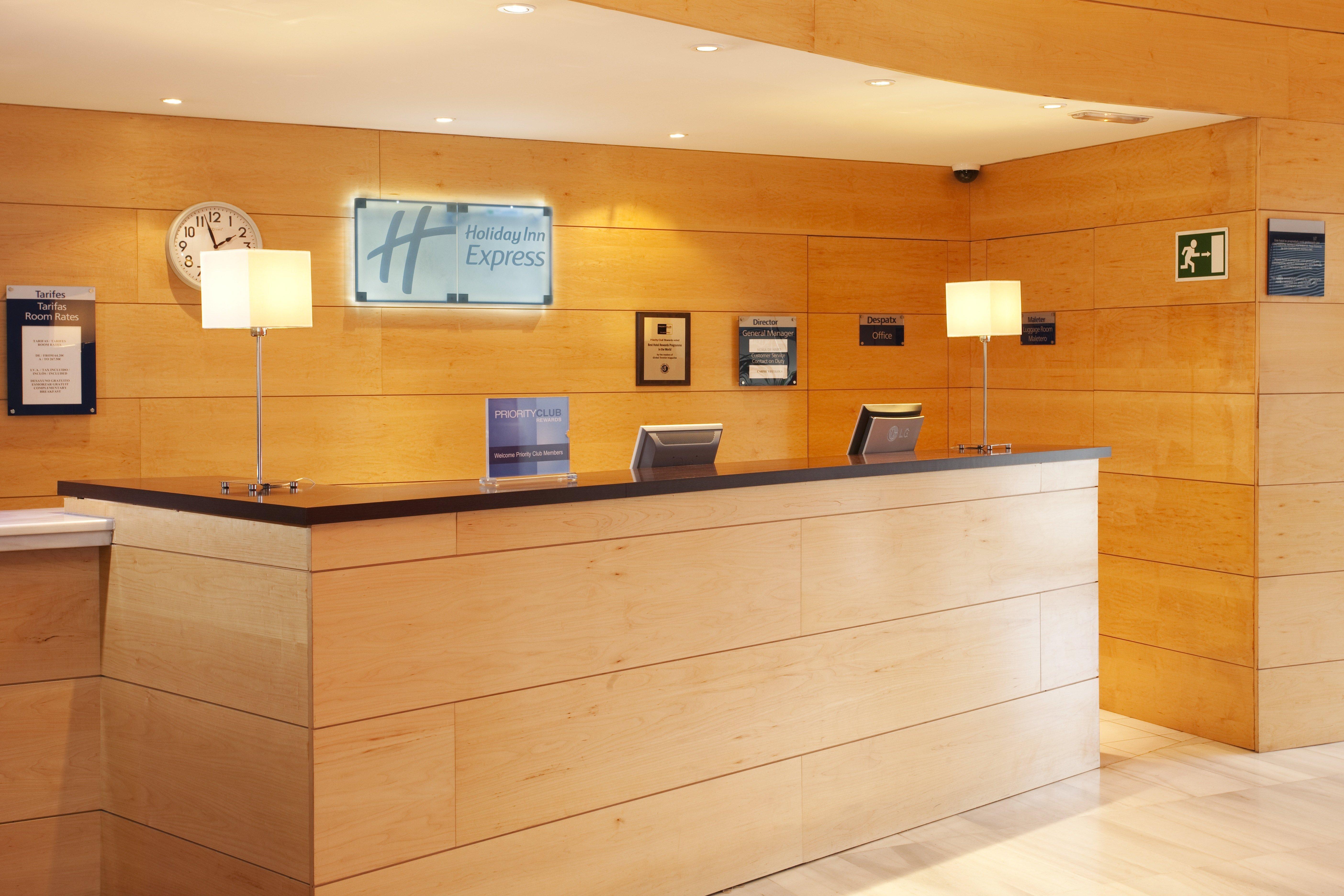 Holiday Inn Express Molins De Rei By Ihg Εσωτερικό φωτογραφία