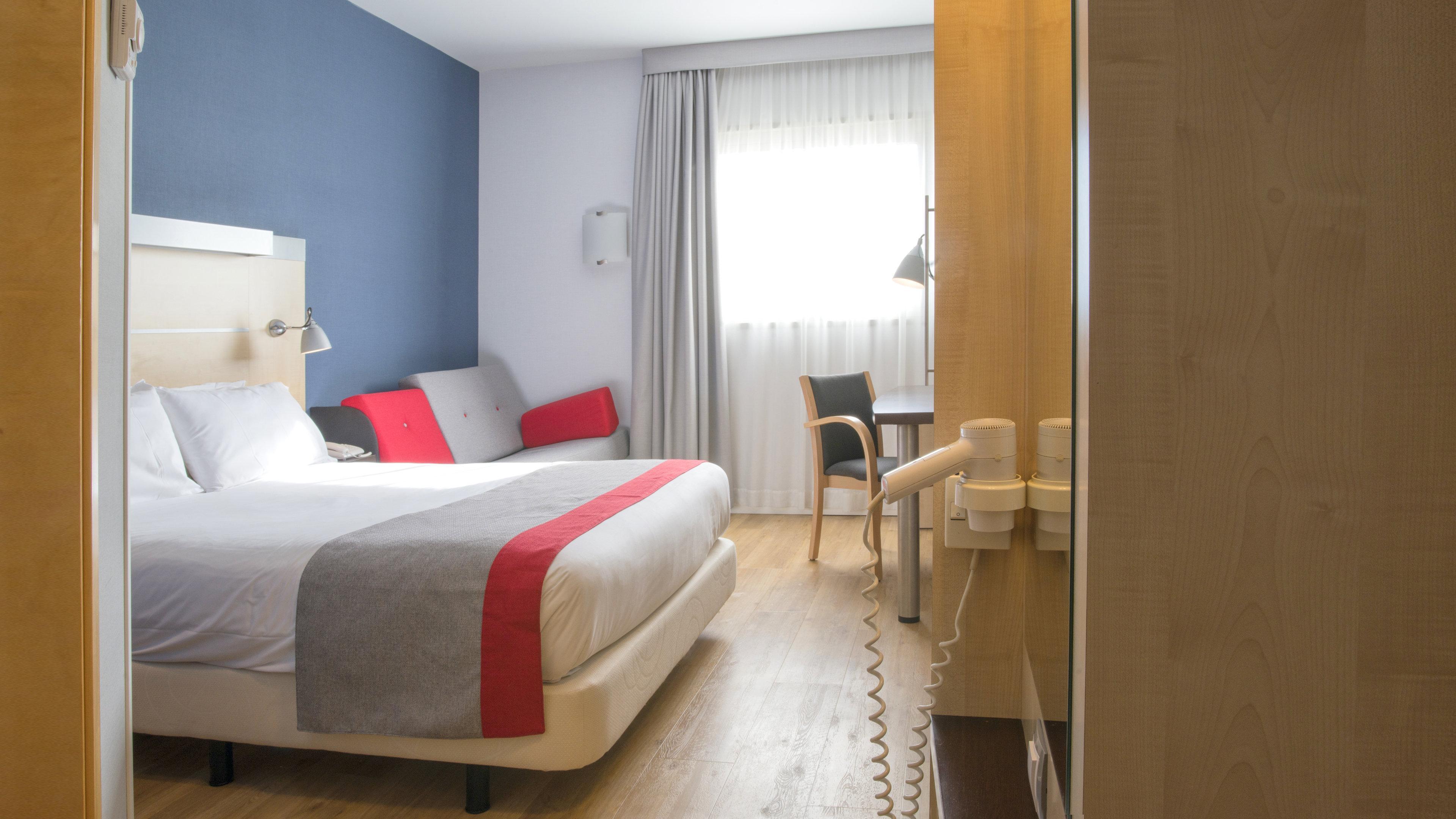 Holiday Inn Express Molins De Rei By Ihg Εξωτερικό φωτογραφία