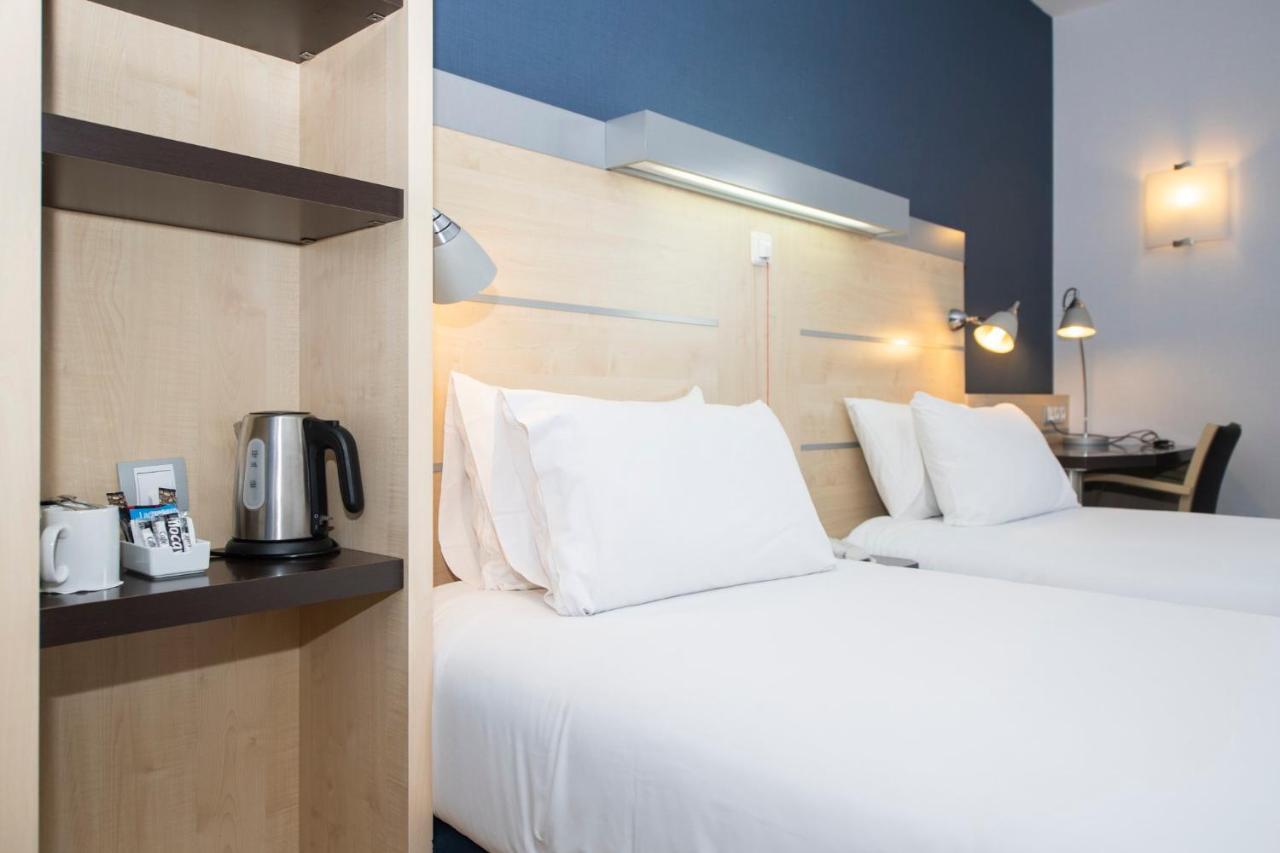 Holiday Inn Express Molins De Rei By Ihg Εξωτερικό φωτογραφία