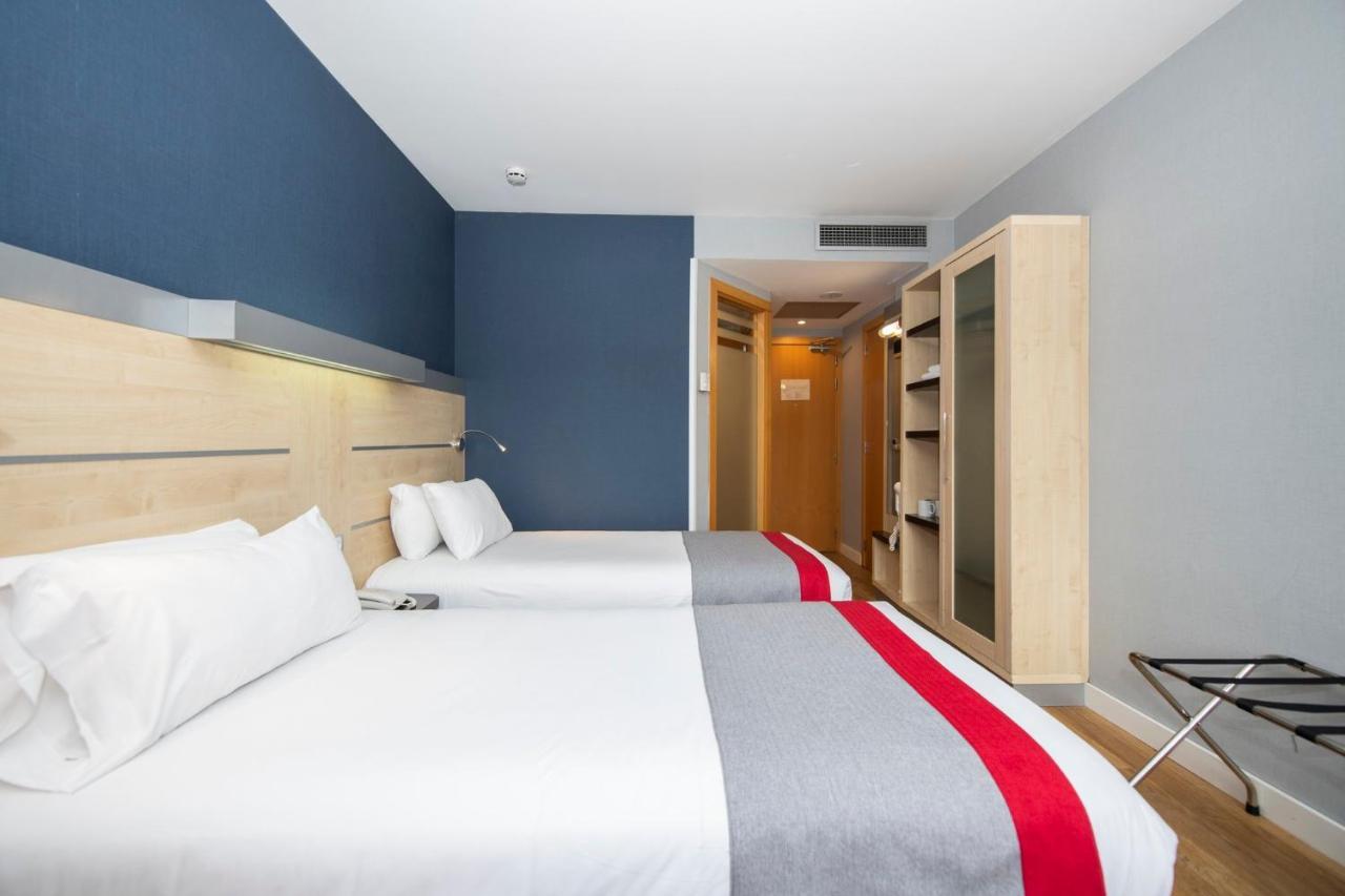 Holiday Inn Express Molins De Rei By Ihg Εξωτερικό φωτογραφία