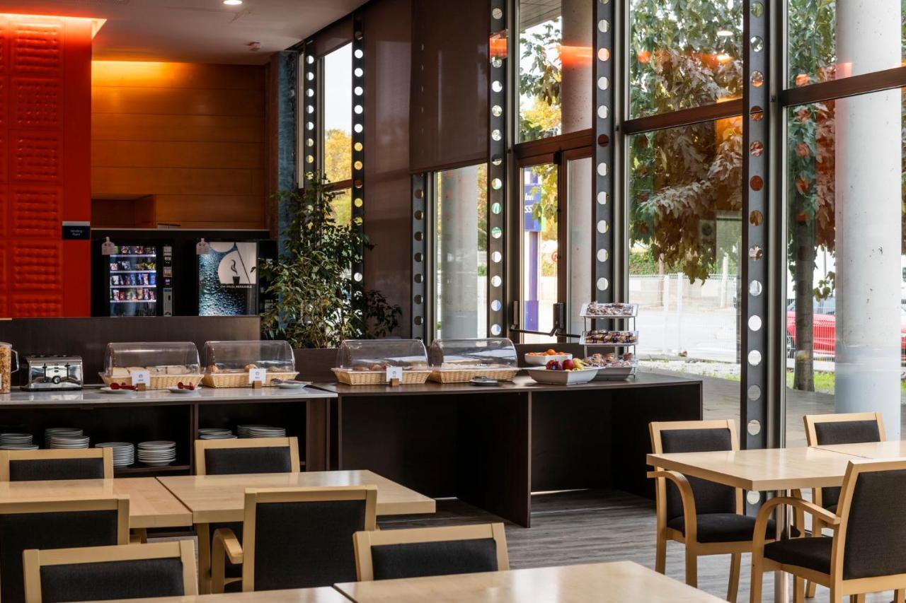 Holiday Inn Express Molins De Rei By Ihg Εξωτερικό φωτογραφία