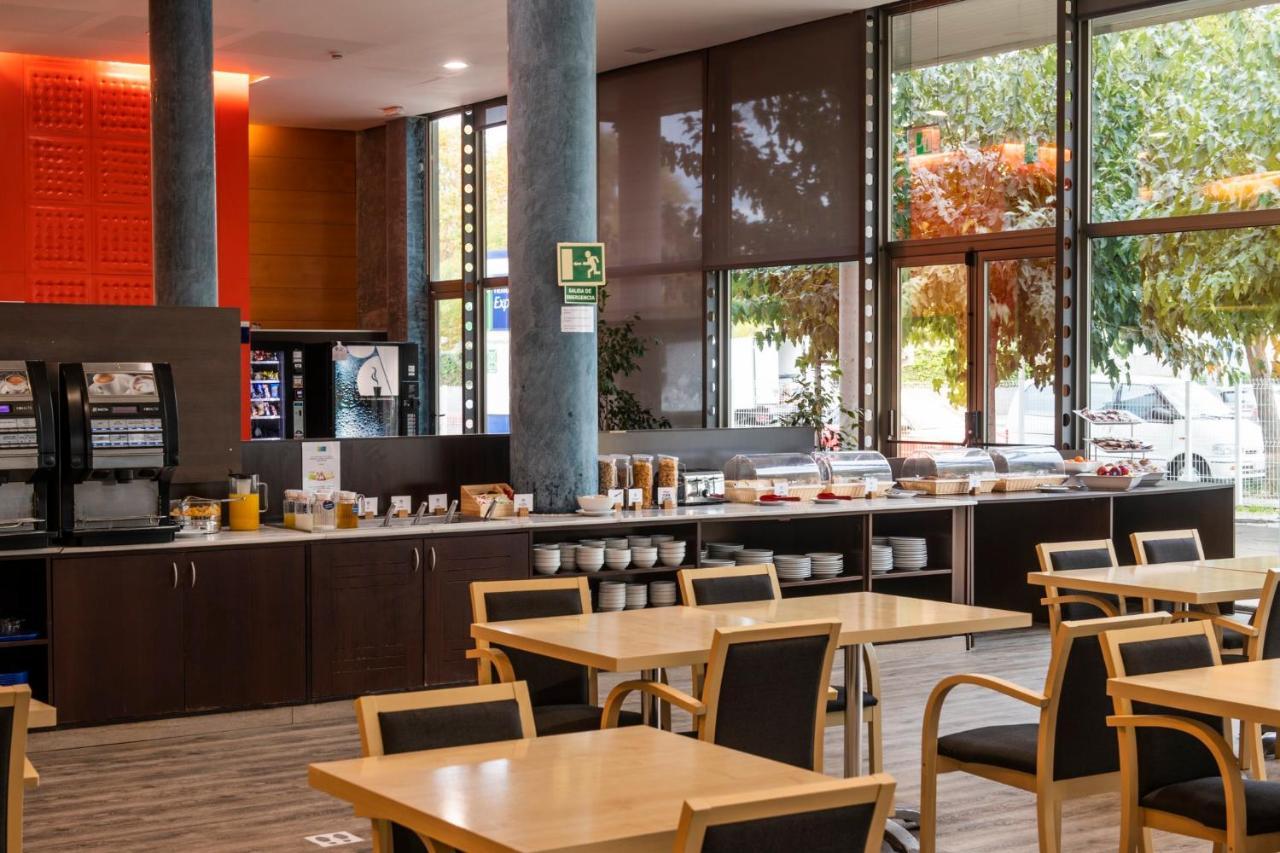 Holiday Inn Express Molins De Rei By Ihg Εξωτερικό φωτογραφία