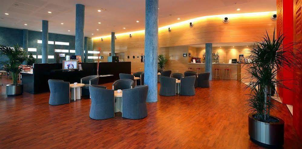 Holiday Inn Express Molins De Rei By Ihg Εσωτερικό φωτογραφία
